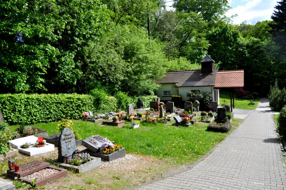Eppenhain, Friedhof