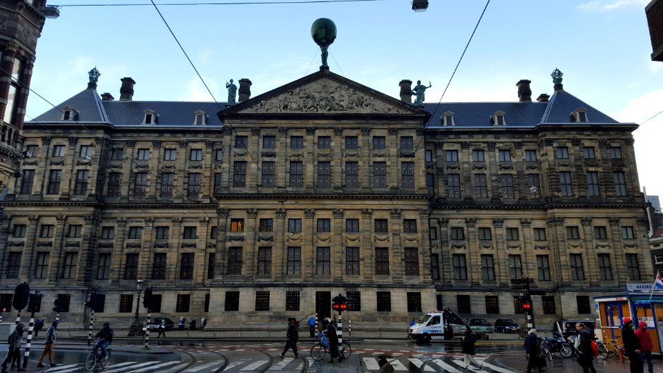 Erasmusprize 2015-back side of royal palace (1)
