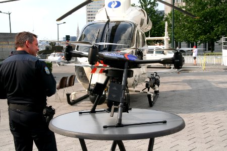 Fête nationale belge à Bruxelles le 21 juillet 2016 - Drone de la police belge - Drone of the belgian police 04