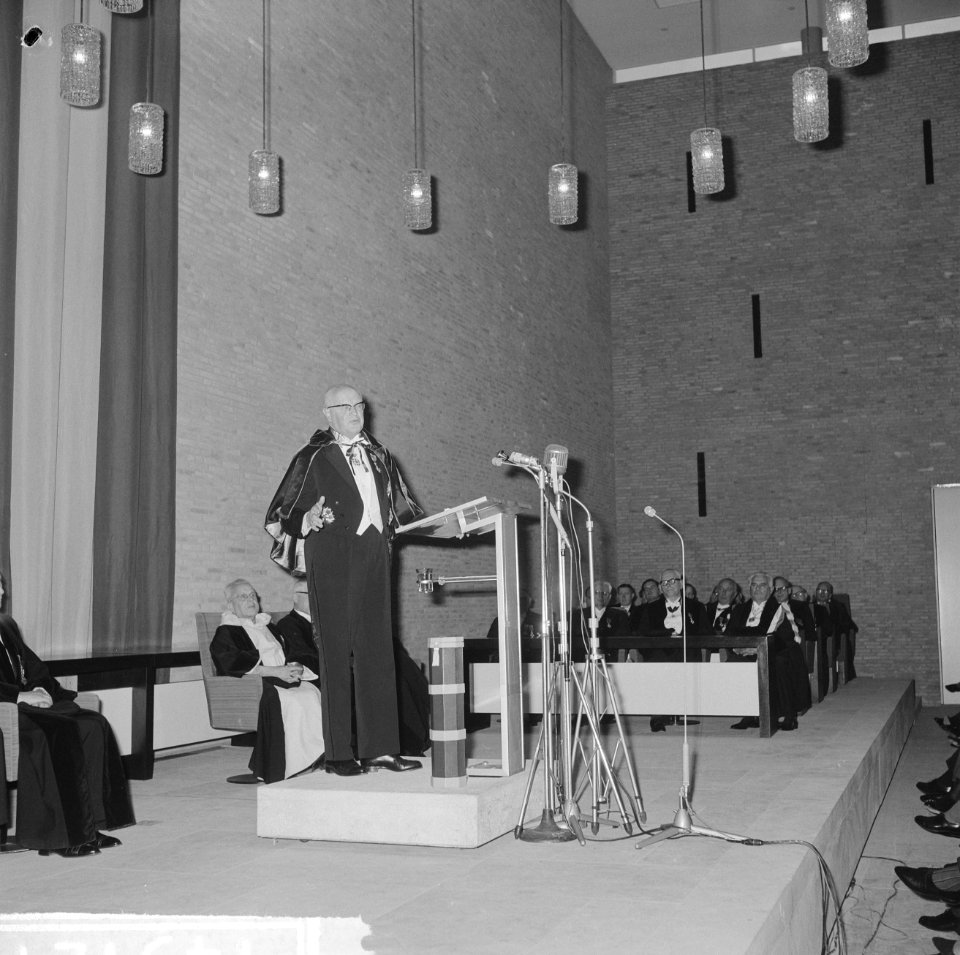 Eredoctoraten in Tilburg. Toespraak van C.P.M. Romme, Bestanddeelnr 914-5121