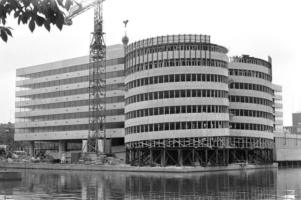 Exterieur van de nieuwe parkeergarage, Bestanddeelnr 924-6352