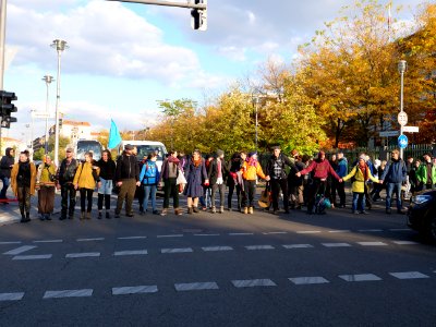 Extinction Rebellion swarming Ebertstraße 2019-10-07 02