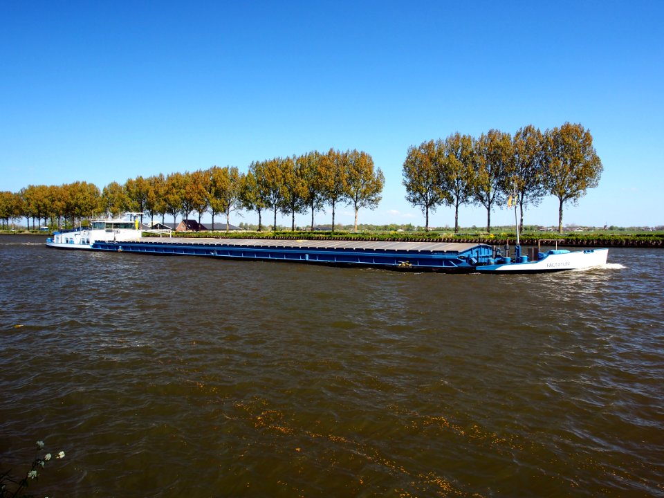 Factotum, ENI 02315974 at the Amsterdam-Rhine canal, pic3