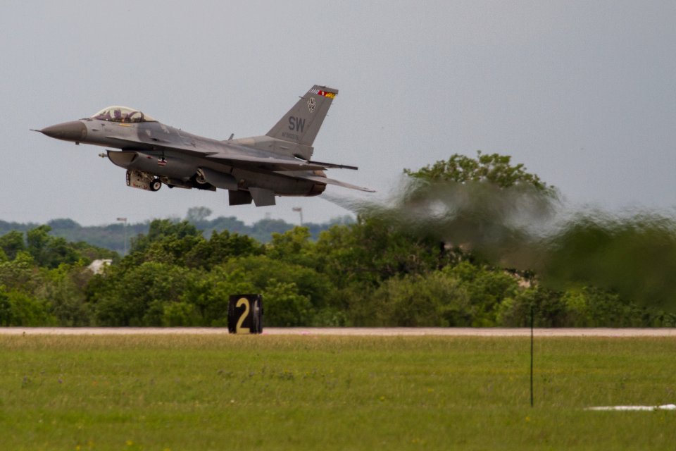 F-16 Demo NAS Ft Worth Air Show 2016-1