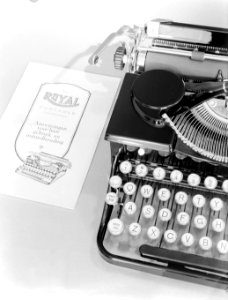 Een Royal schrijfmachine, Bestanddeelnr 189-0655 photo