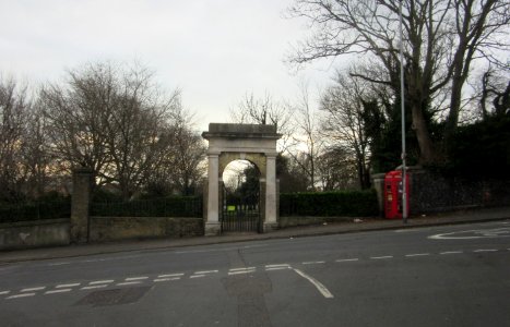 Entrance to St Nicholas' Church Graveyard, Dyke Road, West Hill, Brighton (NHLE Code 1380456) (December 2016) (1)