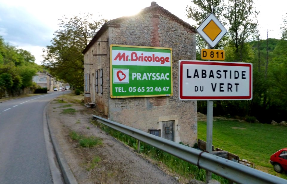 Entrée dans Labastide-du-Vert