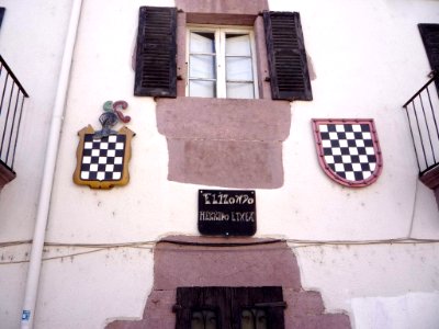 Elizondo (Baztan) - Ventanas y balcones 19
