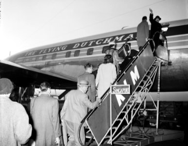 Eindpunt Djakartalijn KLM nu Singapore ivm moeilijkheden rondom Nieuw Guineak, Bestanddeelnr 909-1587