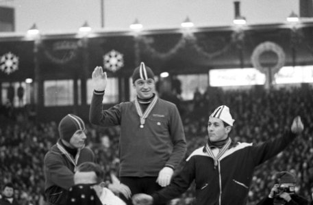 Europese Schaatskampioenschappen te Oslo, ceremonie 500 meter, Bestanddeelnr 921-0273