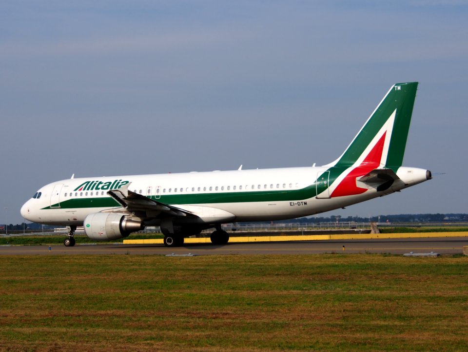 EI-DTM Alitalia Airbus A320-216 - cn 4119 taxiing, 25august2013 pic-5