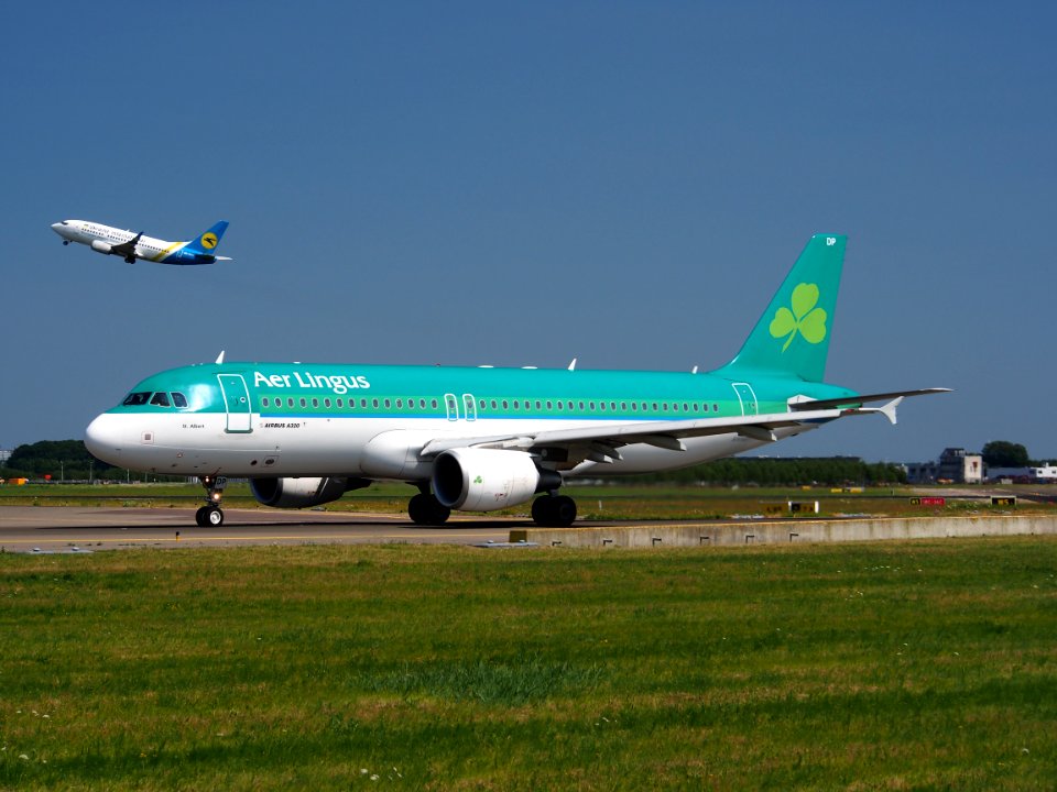 EI-EDP Aer Lingus Airbus A320-214 - cn 3781 taxiing 21July 2013 pic-001