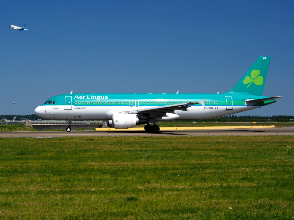 EI-EDP Aer Lingus Airbus A320-214 - cn 3781 taxiing 21July 2013 pic-003
