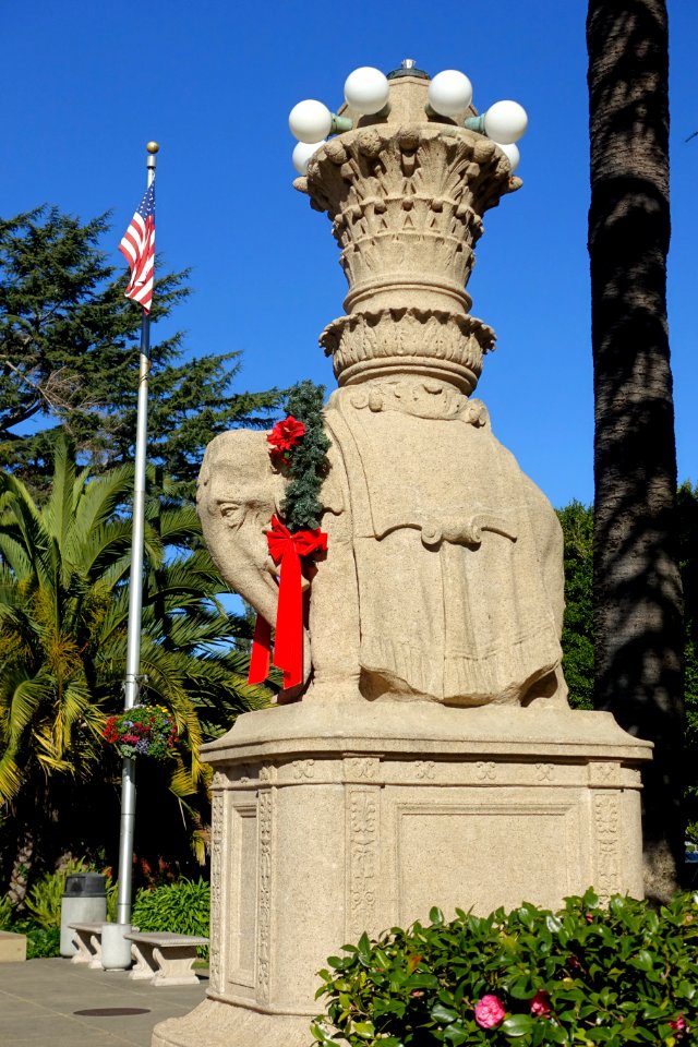 Elephant statue - Viña del Mar Park - Sausalito, CA - DSC03201