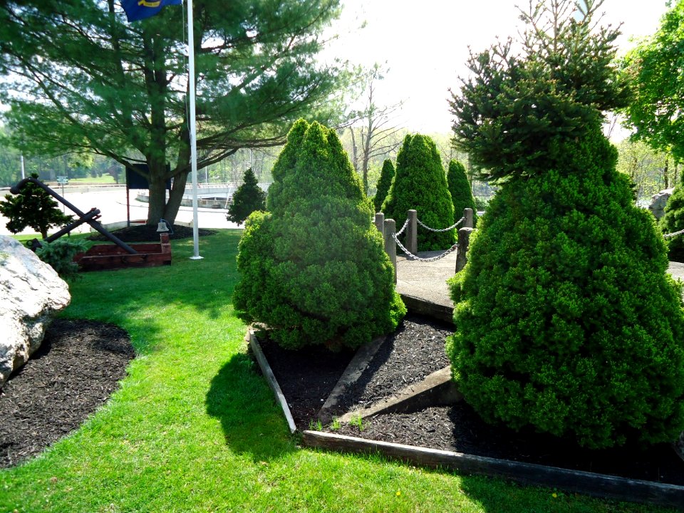 Pompton Lakes NJ war memorial shrubberies