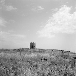 Een wachttoren bij Tiberias, Bestanddeelnr 255-4101