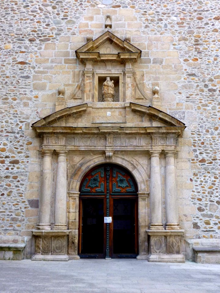 Ponferrada - Basilica de Nuestra Señora de la Encina 04b