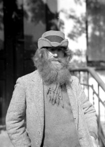 Een oudere IJslandse man met volle baard en hoed, Bestanddeelnr 190-0307