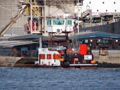 Elan, ENI 02104476 pushing Zonda, ENI 02317203 and another barge at the Vlothaven, Port of Amsterdam, pic1