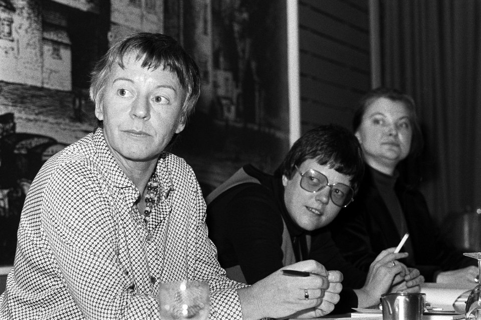 Presentatie van de actie 1979 Marie wordt wijzer in Nieuwspoort in Den Haag, Bestanddeelnr 930-4883