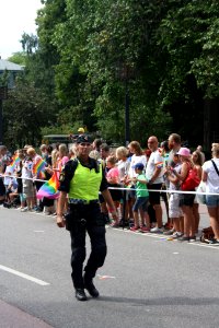 Poliskvinna i Stockholm Pride 2016 photo