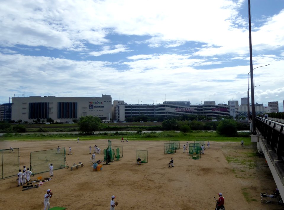 Practice of boy baseball near ÆON MALL Itami