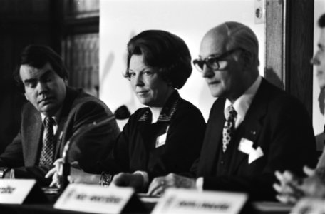 Presentatie Nationale Commissie Internationaal Jaar van het Kind 1979 Erevoorz…, Bestanddeelnr 930-0535
