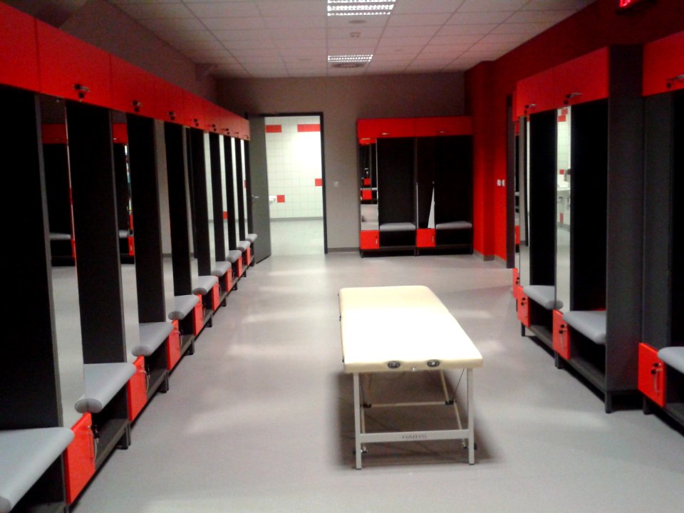 Pomieszczenie sportowców w hali sportowo-widowiskowej w Toruniu