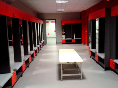 Pomieszczenie sportowców w hali sportowo-widowiskowej w Toruniu