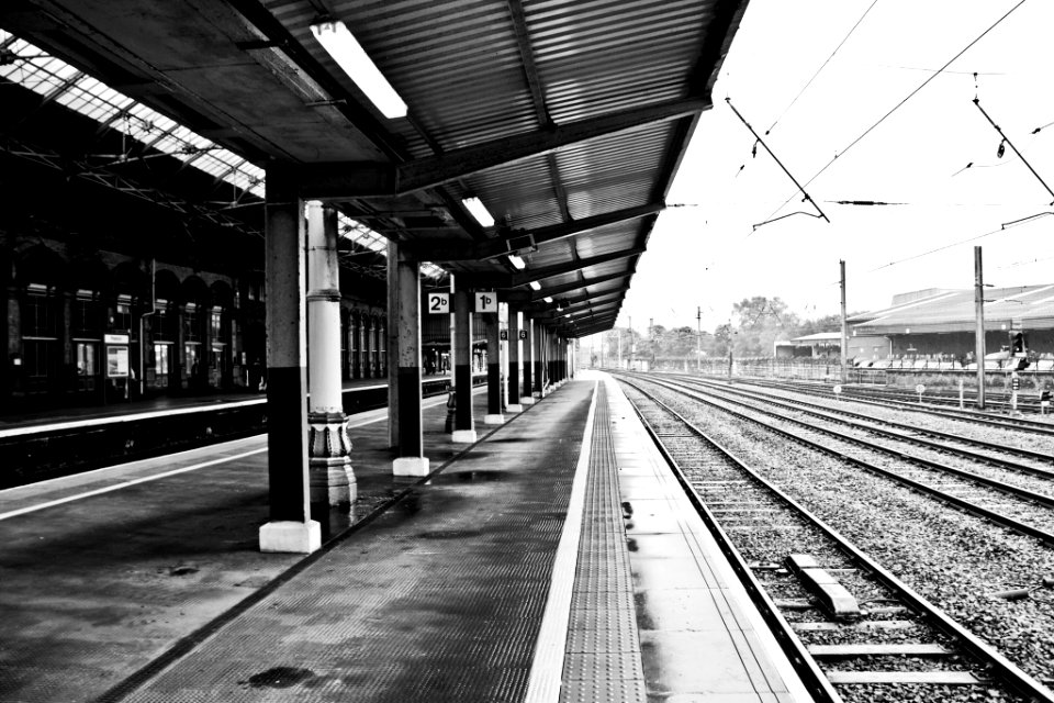 Preston Railway Station Platform (77907131)