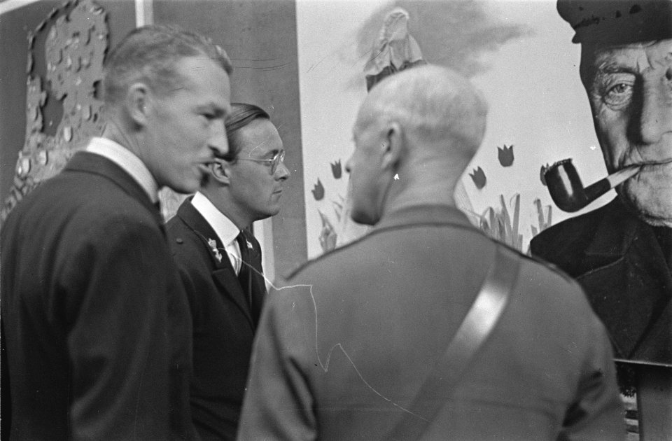 Prins Bernhard bij de opening van de Nederlandse tentoonstelling in Belfast. Naa, Bestanddeelnr 935-2035