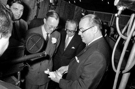 Prins Bernhard opent nieuwe filmstudio's van Joop Geesink, Bestanddeelnr 919-0865