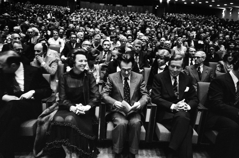 Prinses Beatrix en Prins Claus bij herdenking 30 jaar Israel ( Den Haag ), Bestanddeelnr 929-7131