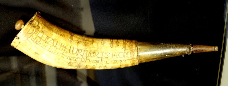 Powder horn owned by Elijah Hurlburt, maker unknown, Lake George NY, 1758 - Bennington Museum - Bennington, VT - DSC08734
