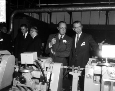 Prins Bernhard bij de opening van de Schick Safety Razor Company te Amsterdam d, Bestanddeelnr 918-5260