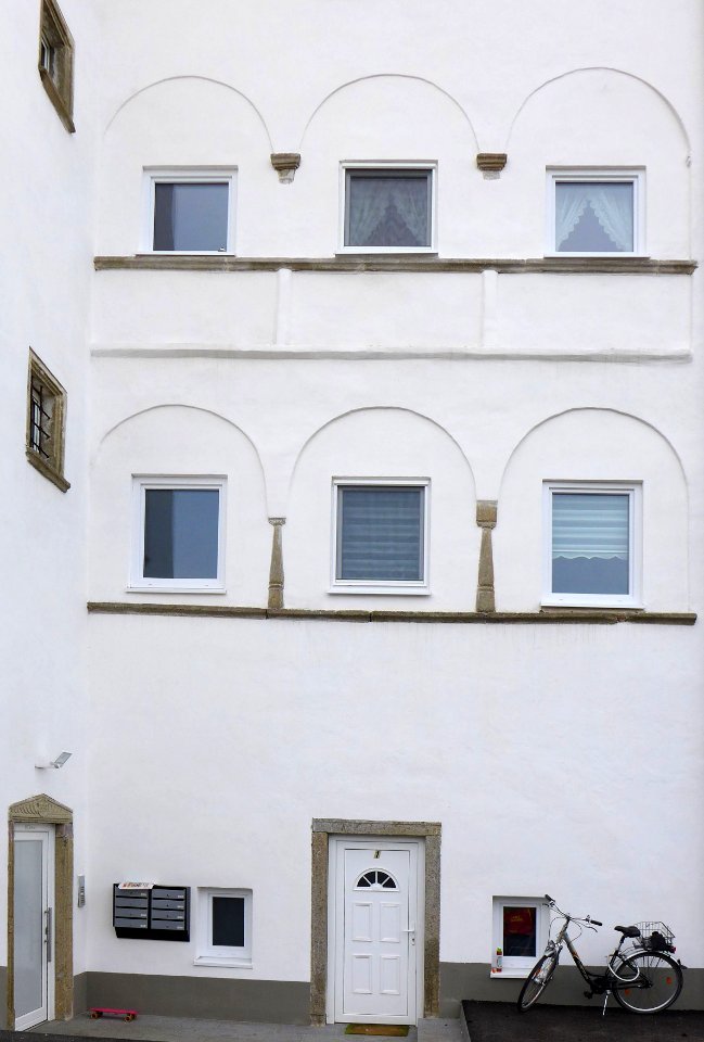 Poneggen-Oberoesterreich-Schloss-von-Westen