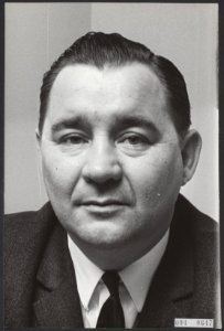 Portretten, politici, politieke partijen, comites, Democraties Appel, Kors H., Bestanddeelnr 094-0647