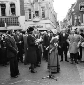 Prinses Beatrix opent Hoog Catharijne in Utrecht, Bestanddeelnr 926-7024