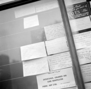 Raamannonces zijn hèt communicatiemiddel in de wereld van de spivs, Bestanddeelnr 191-1009