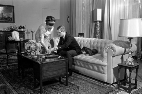 Prinses Margriet en Piet van Vollenhoven op het Loo te Apeldoorn. Nummer 11, Bestanddeelnr 920-8626