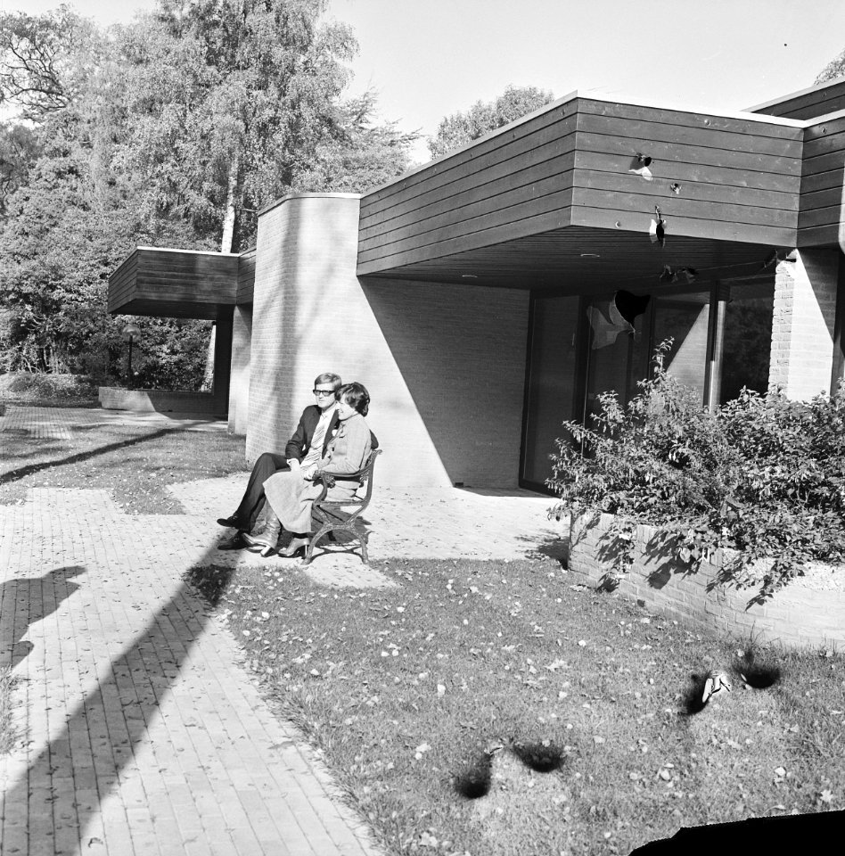 Prinses Margriet en mr Pieter van Vollenhoven in nieuw huis in Apeldoorn inter, Bestanddeelnr 928-2292