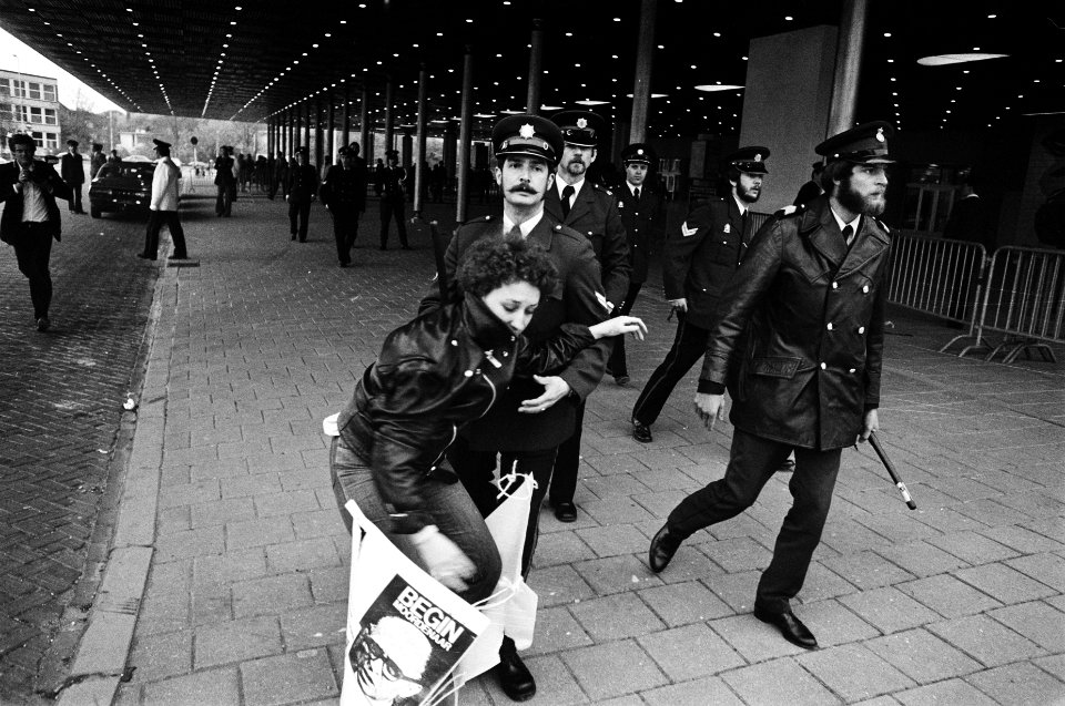 Prinses Beatrix en Prins Claus bij herdenking 30 jaar Israel ( Den Haag ) polit, Bestanddeelnr 929-7132