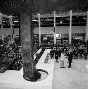 Prinses Beatrix opent Hoog Catharijne in Utrecht, Bestanddeelnr 926-7025 photo