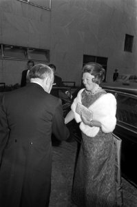Prinses Beatrix en prins Claus bij Galaconcert Rotterdams Philharmonisch Orkest , Bestanddeelnr 921-4263
