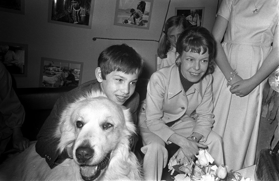 Premiere van de film Sebastiaan vindt een vader in Flora theater te Amsterdam., Bestanddeelnr 922-2591