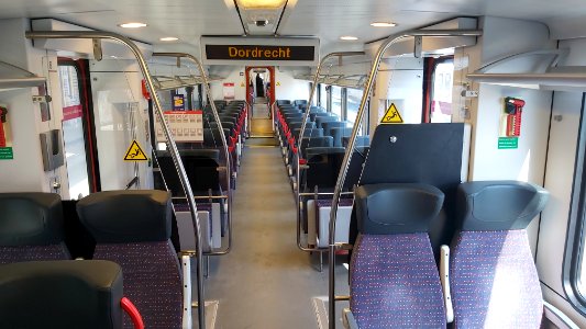 Qbuzz interieur GTW Merwedelingelijn 03