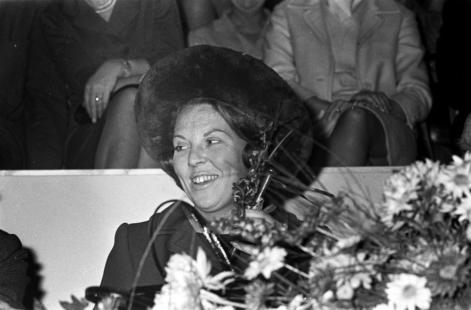 Prinses Beatrix in Zuidlaren, bij Internationaal Concour Hippique, Bestanddeelnr 920-9303