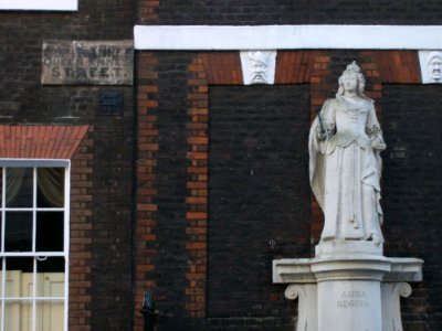 Queen Anne's statue, Queen Anne's Gate