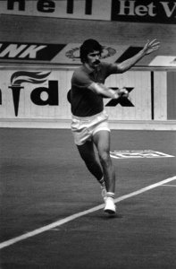 Proftennis in Ahoyhal, Rotterdam, Marty Riessen in aktie, Bestanddeelnr 926-0228