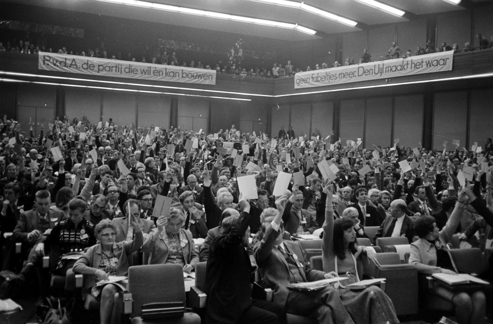 PvdA-congres in RAI, Amsterdam, Bestanddeelnr 924-2388